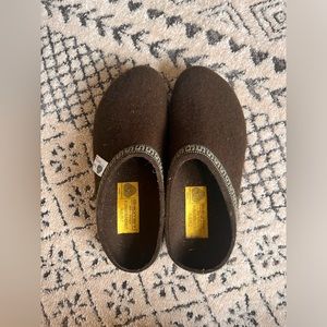 Stegmann Women's Wool Clogs